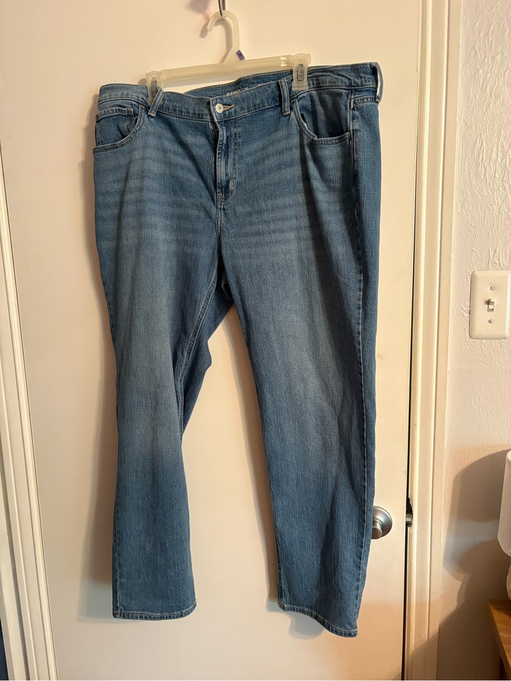 Old Navy Straight-Leg Jeans in Light Blue Wash